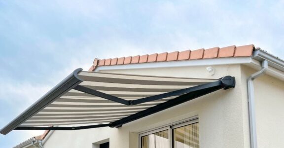 Distribution et pose de stores en Gironde