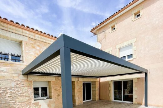 Pourquoi adopter une pergola bioclimatique en Gironde ?