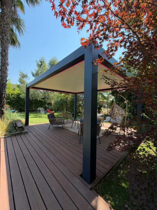 Pergola&#x20;bioclimatique&#x20;&#x00E0;&#x20;Montussan
