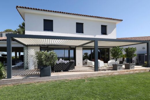 Les idées de décoration à mettre sous sa pergola Biossun en Gironde
